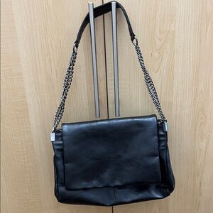 Elegant Black Leather Shoulder Bag